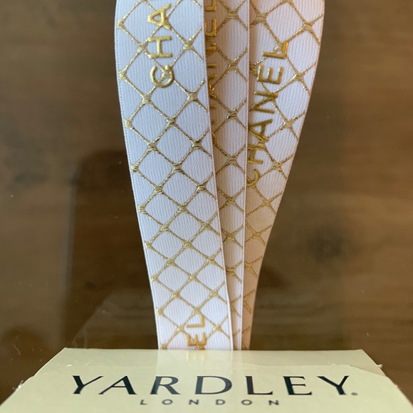 Chanel Ribbon Gold Plaid Gift Wrap Crafting 36” One Yard - Picture 2 of 5